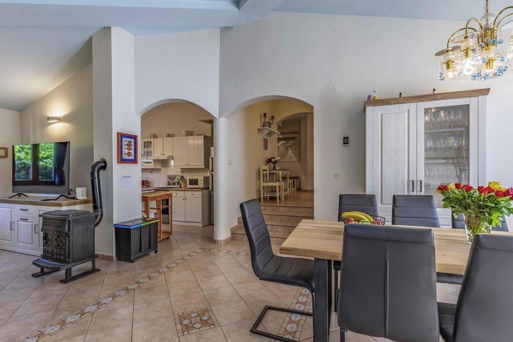 Istriensonne 0179 - Villa Romantika Mit Pool Ližnjan エクステリア 写真